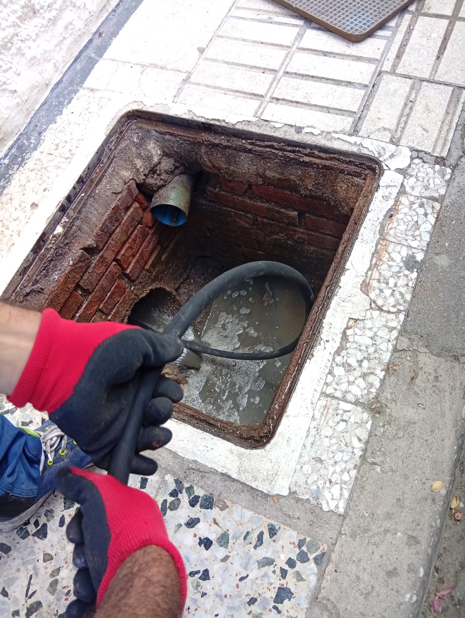 Empresa especializada en localización de arquetas ocultas en Marbella, Monda y Coín